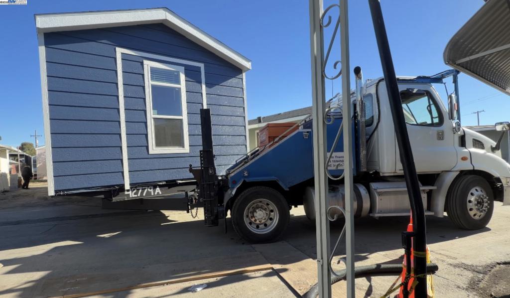 BLOSSOMVAY - Manufactured In Park