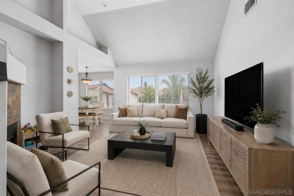 12083 Calle de Montana 219