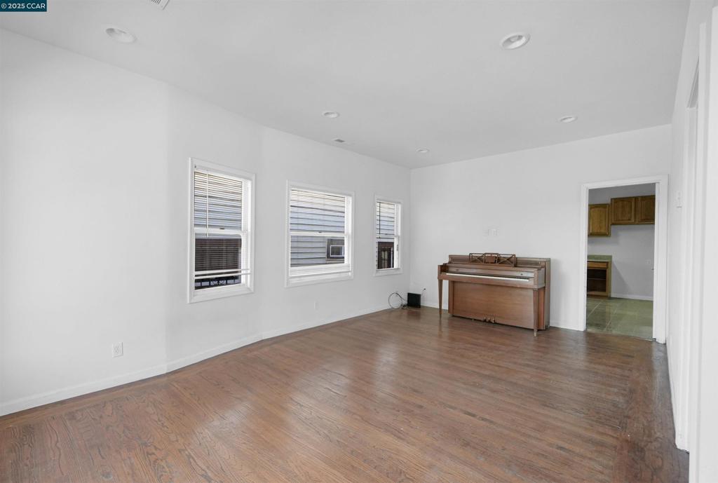 NORTH OAKLAND - Residential