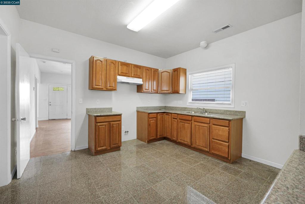 NORTH OAKLAND - Residential