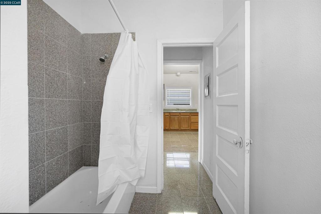 NORTH OAKLAND - Residential