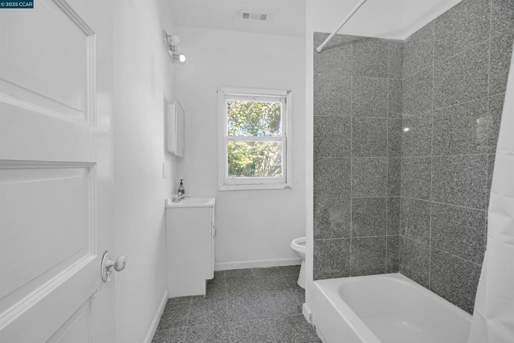 NORTH OAKLAND - Residential