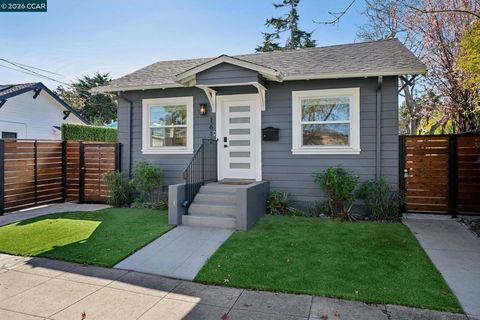 Photo of 1612 Carleton Street St, Berkeley, CA 94703 (MLS # 41126677)