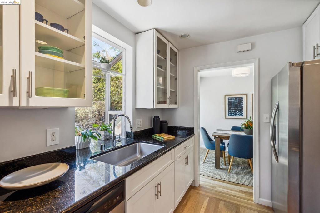 FAT APPLES - Residential