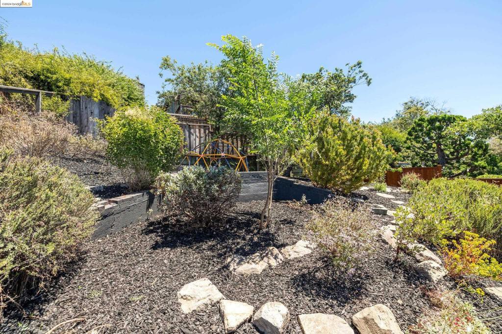 FAT APPLES - Residential