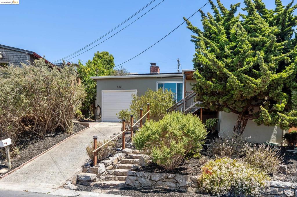 FAT APPLES - Residential