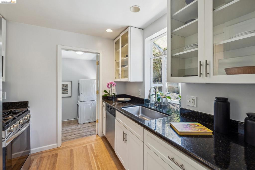 FAT APPLES - Residential