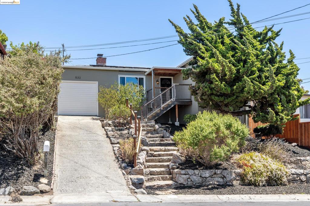 FAT APPLES - Residential