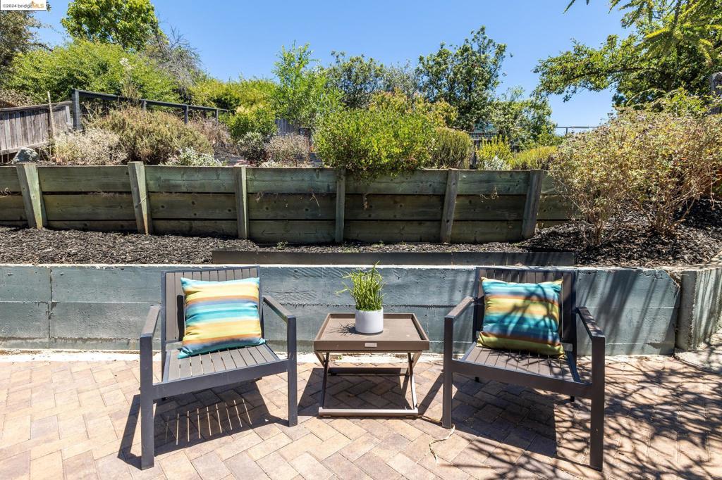 FAT APPLES - Residential