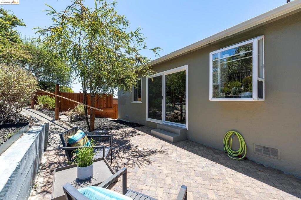 FAT APPLES - Residential