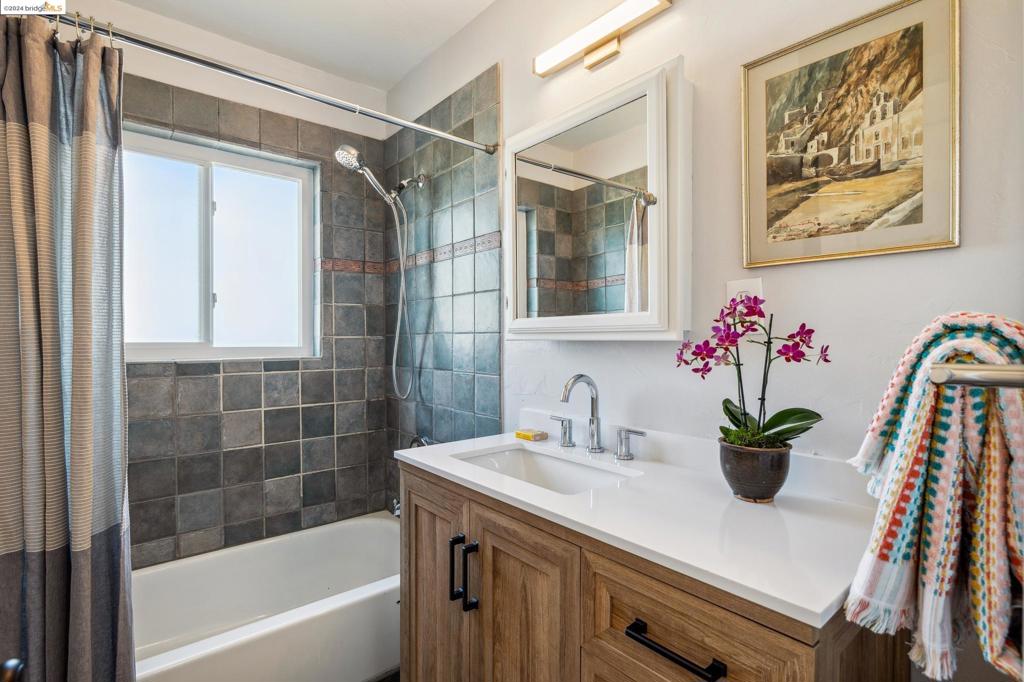 FAT APPLES - Residential