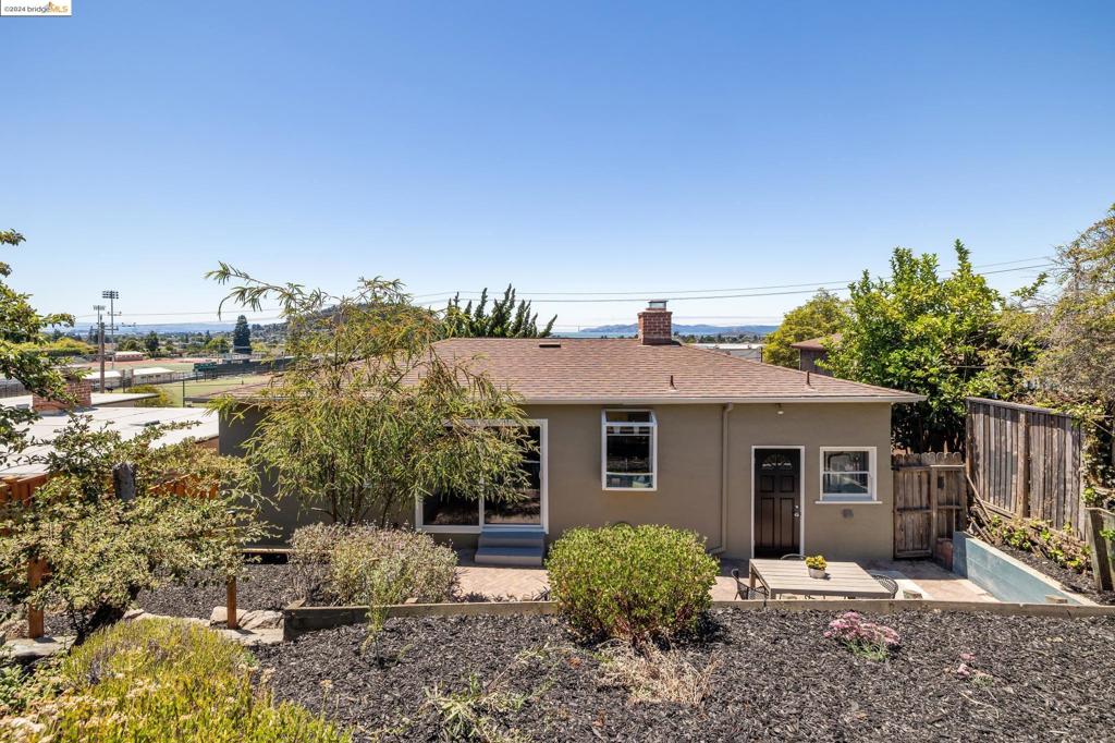 FAT APPLES - Residential