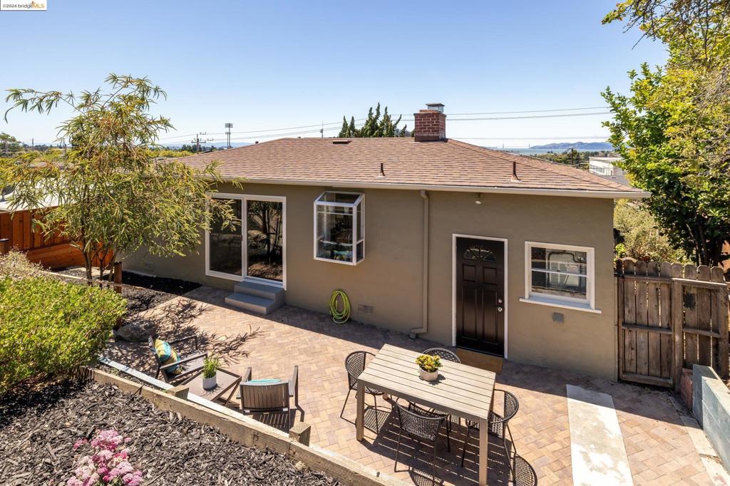 FAT APPLES - Residential