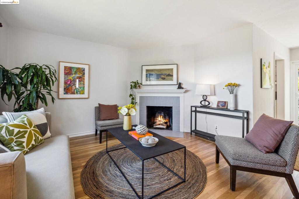 FAT APPLES - Residential