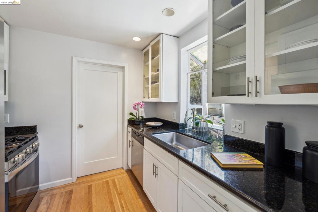 FAT APPLES - Residential