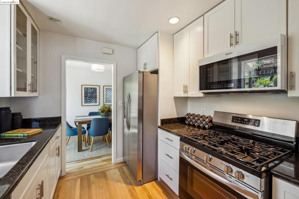 FAT APPLES - Residential