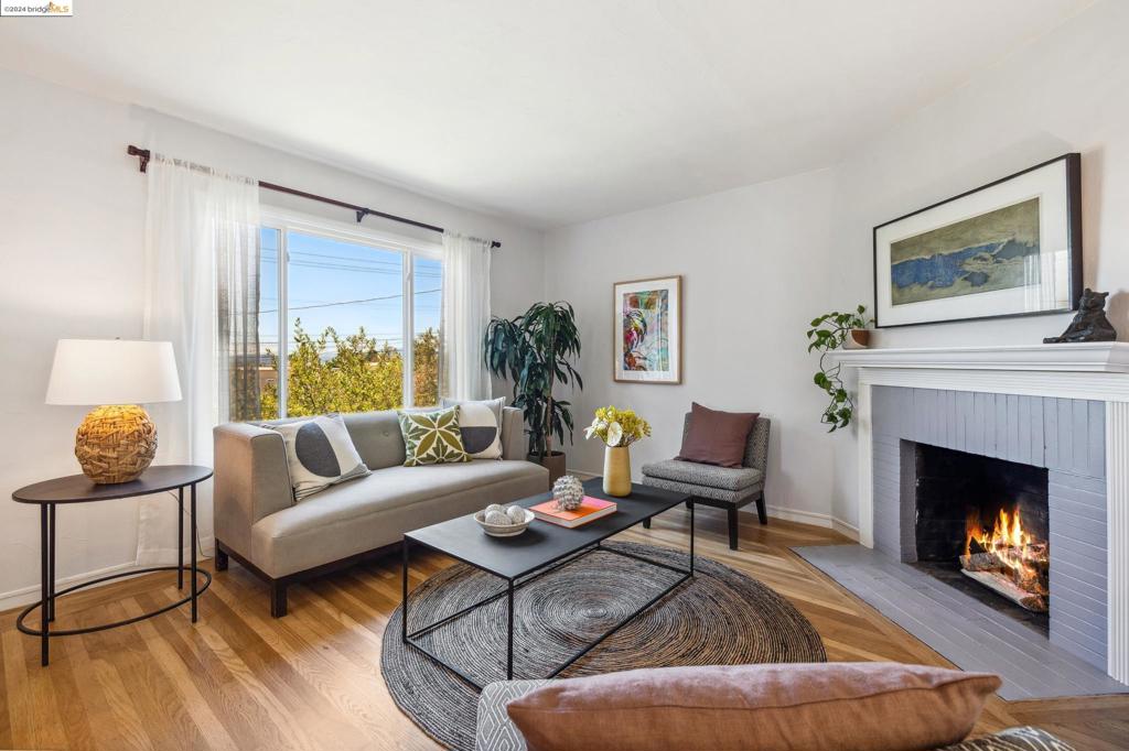 FAT APPLES - Residential