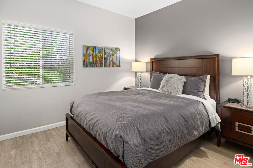 Flora Vista - Residential