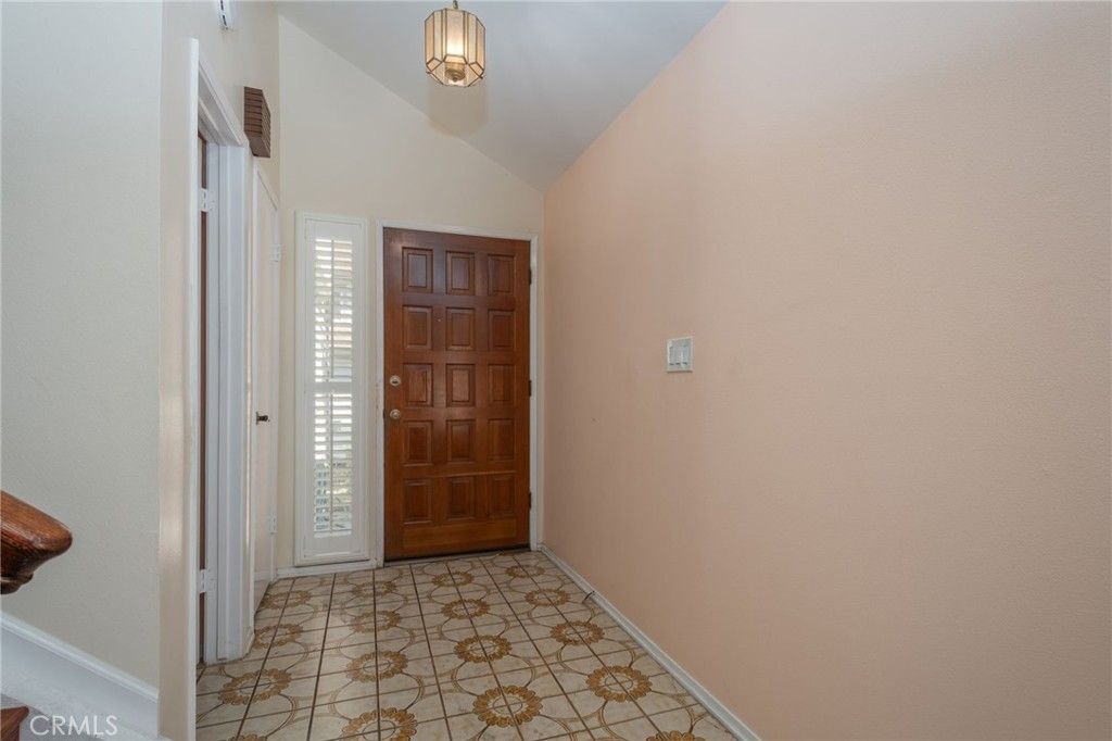 Photo of 18319 Collins Street #19, Tarzana, CA 91356 (MLS # SR26052289)