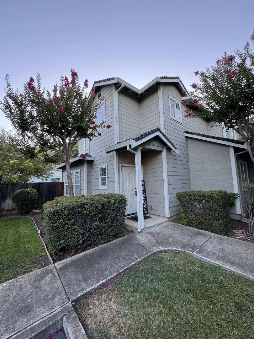 Discover comfortable living in this charming 3-bedroom, 3-bathroom home located in Morgan Hill. Spread across 1,480 square feet, this residence offers a welcoming atmosphere with a well-designed layout. The kitchen is equipped with modern conveniences including a garbage disposal, oven range, and refrigerator, ideal for everyday cooking and dining. Enjoy meals in the cozy eat-in kitchen space or relax in the inviting kitchen/family room combo. The home's flooring features carpet, adding a touch of warmth and comfort to the living spaces.. The property also includes a one-car garage, offering convenient parking and storage options. For laundry needs, the home is fitted with an electricity hookup (220V), . Situated within the Morgan Hill Unified Elementary School District, this property caters to families seeking a straightforward educational pathway. Make this Morgan Hill residence your next home today.