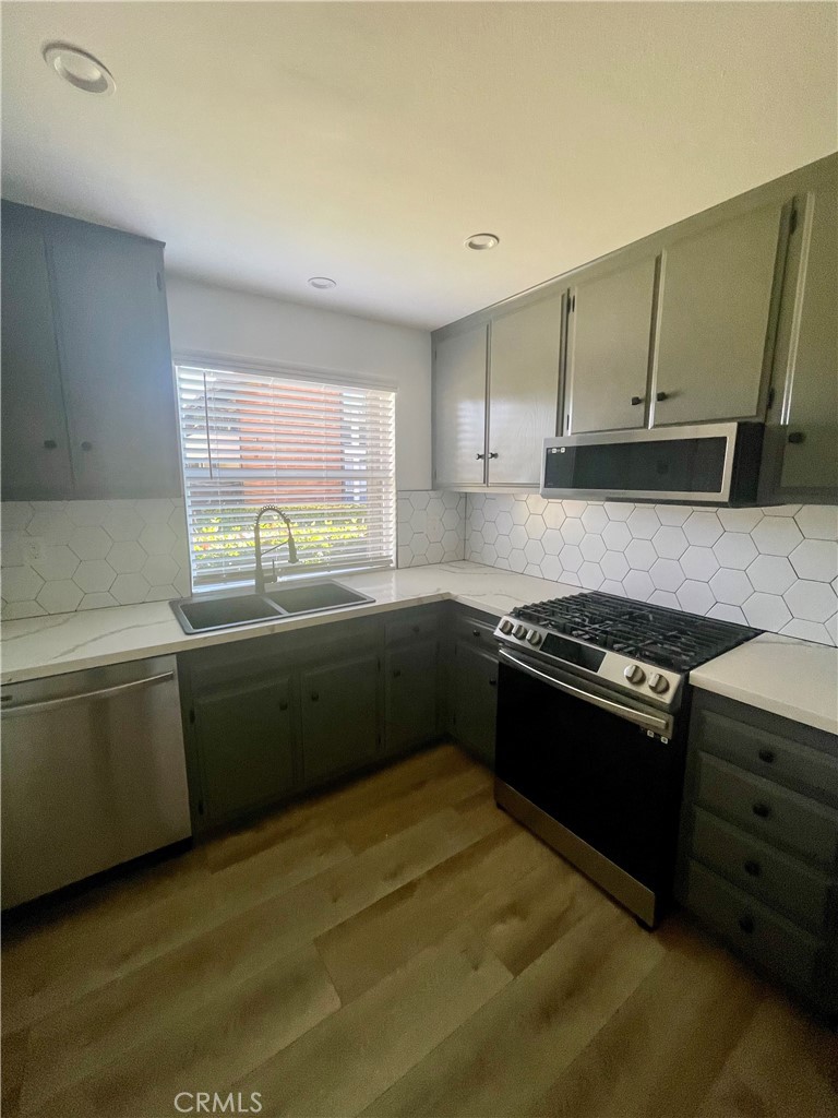 First Neighborhood/Customs (705) - Residential Lease