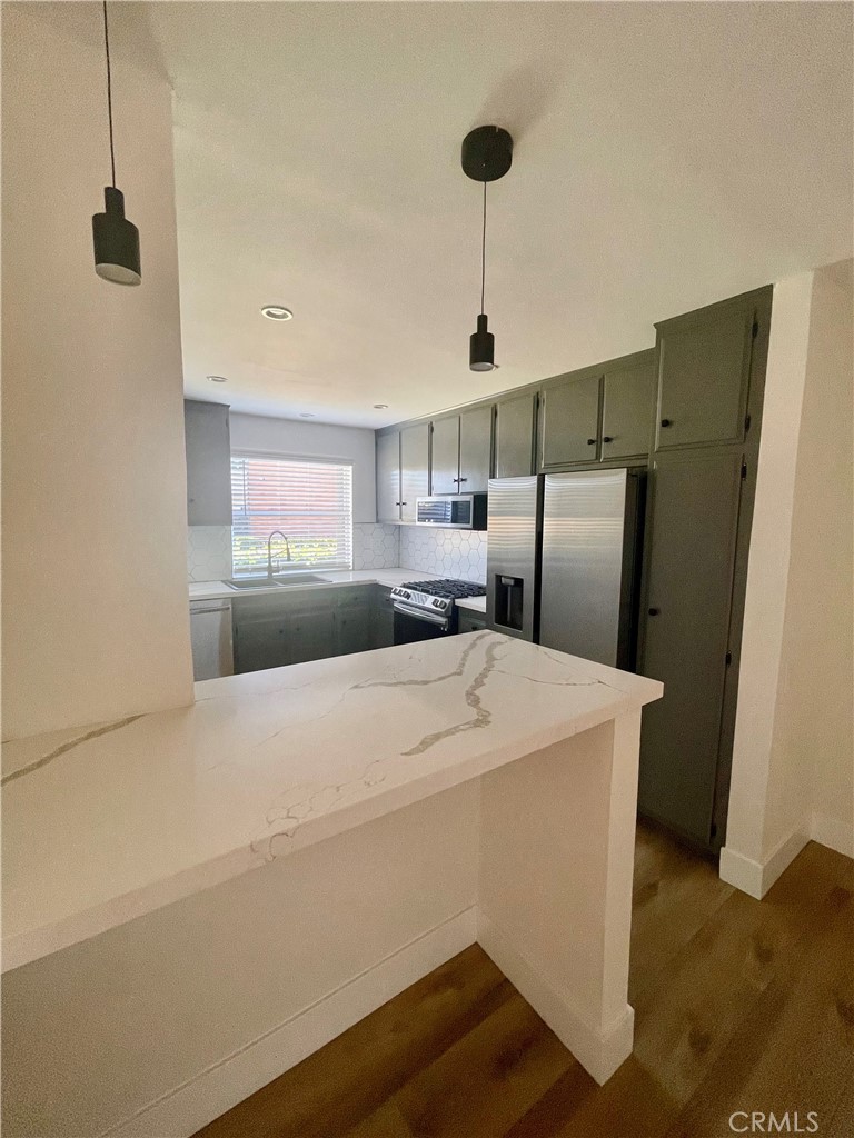 First Neighborhood/Customs (705) - Residential Lease