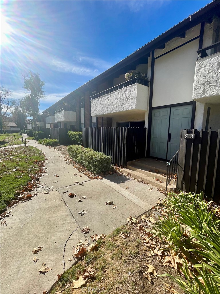 First Neighborhood/Customs (705) - Residential Lease