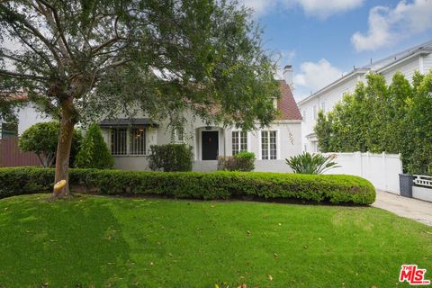 Photo of 458 S Citrus Avenue, Los Angeles, CA 90036 (MLS # 26657591)