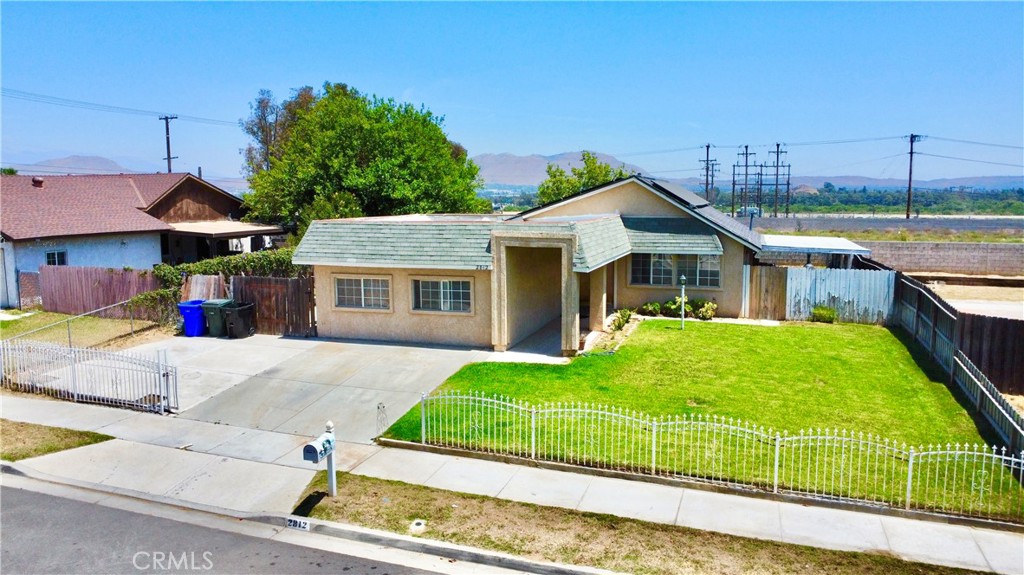 2812 Razor Way