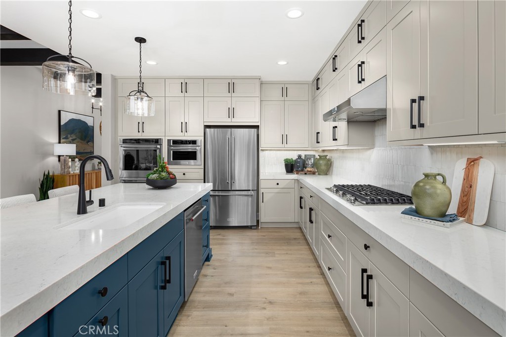 3002 Mesa Glen