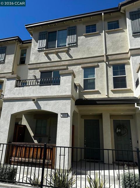 Photo of 313 Laurel Knoll Dr, Martinez, CA 94553 (MLS # 41129525)