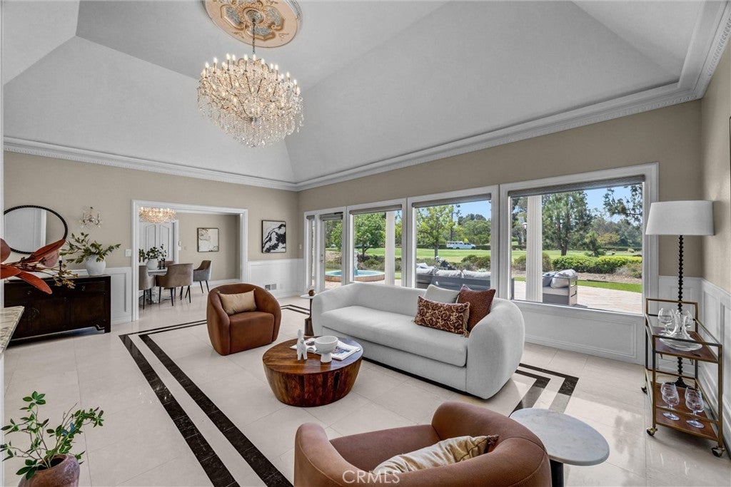 81 Royal Saint George Road