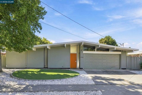 Photo of 4040 Wilson Ln LN, Concord, CA 94521 (MLS # 41151504)