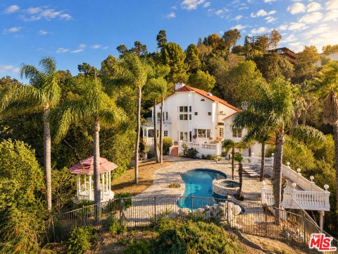 Photo of 3575 Multiview Drive, Los Angeles, CA 90068 (MLS # 26998315)