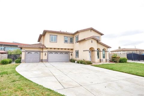 Photo of 16299 Star Crest Way, Fontana, CA 92336 (MLS # IV26073867)