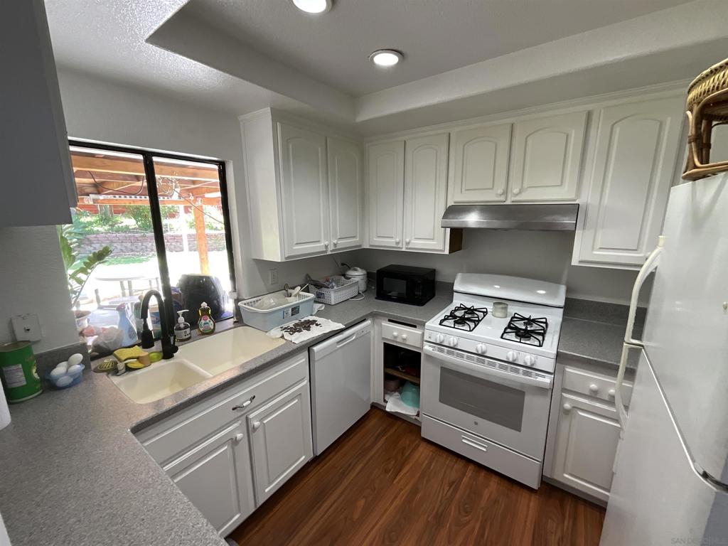3775 Kenwood Ct