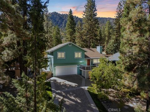 Photo of 1585 Linnet Rd, Wrightwood, CA 92397 (MLS # HD25238089)