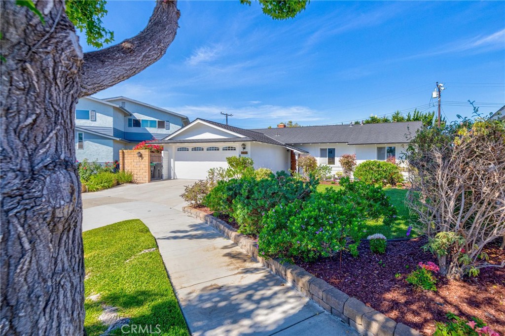 2913 Redwood Avenue