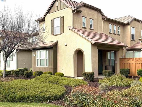 Photo of 277 W Saint Francis Ave, Mountain House, CA 95391 (MLS # 41127485)