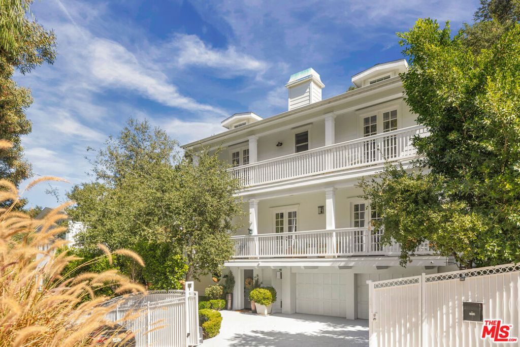 Photo of 2234 Stanley Hills Drive, Los Angeles, CA 90046 (MLS # 25569761)