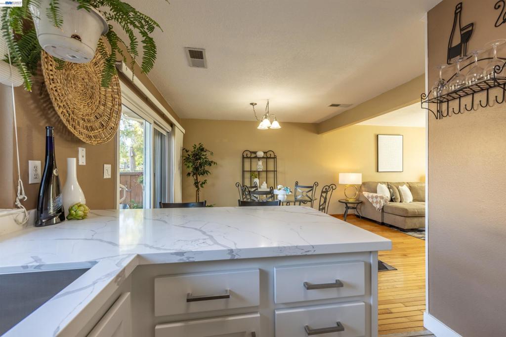 3734 Carrigan Cmn