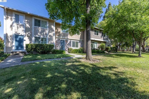 Photo of 3734 Carrigan Cmn, Livermore, CA 94550 (MLS # 41138693)