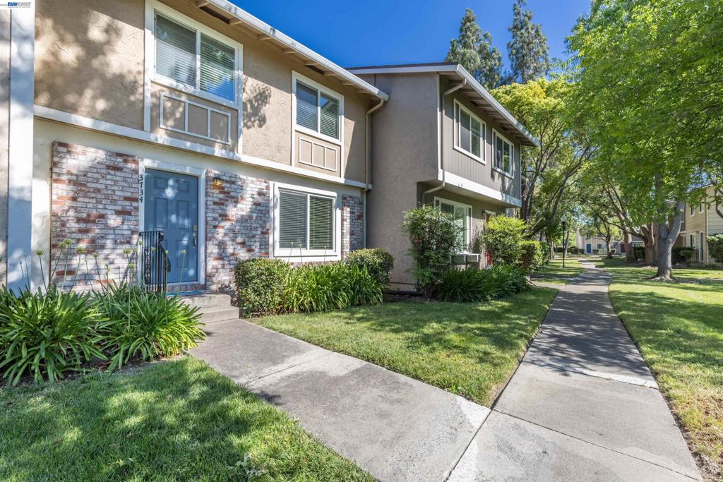 3734 Carrigan Cmn