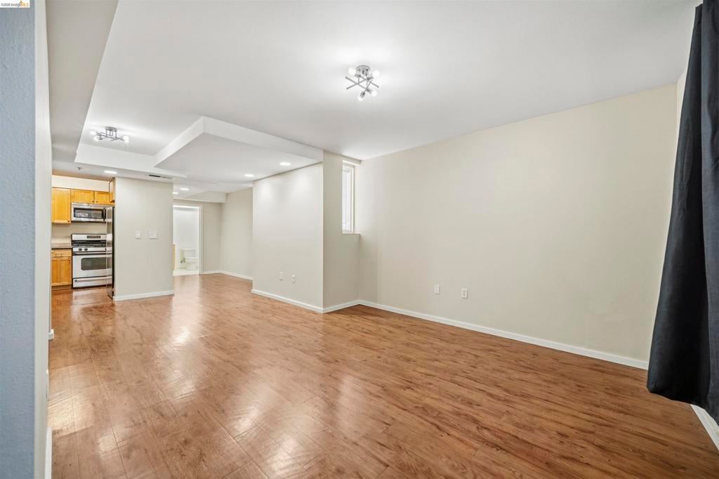 425 28th Street ST 101B, Oakland CA 94609