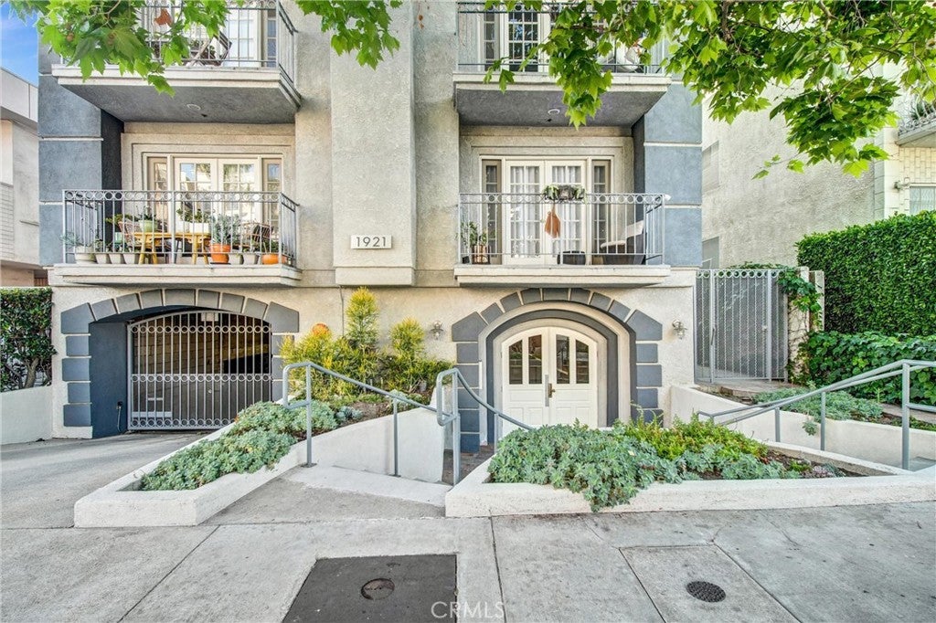 1921 Malcolm Avenue