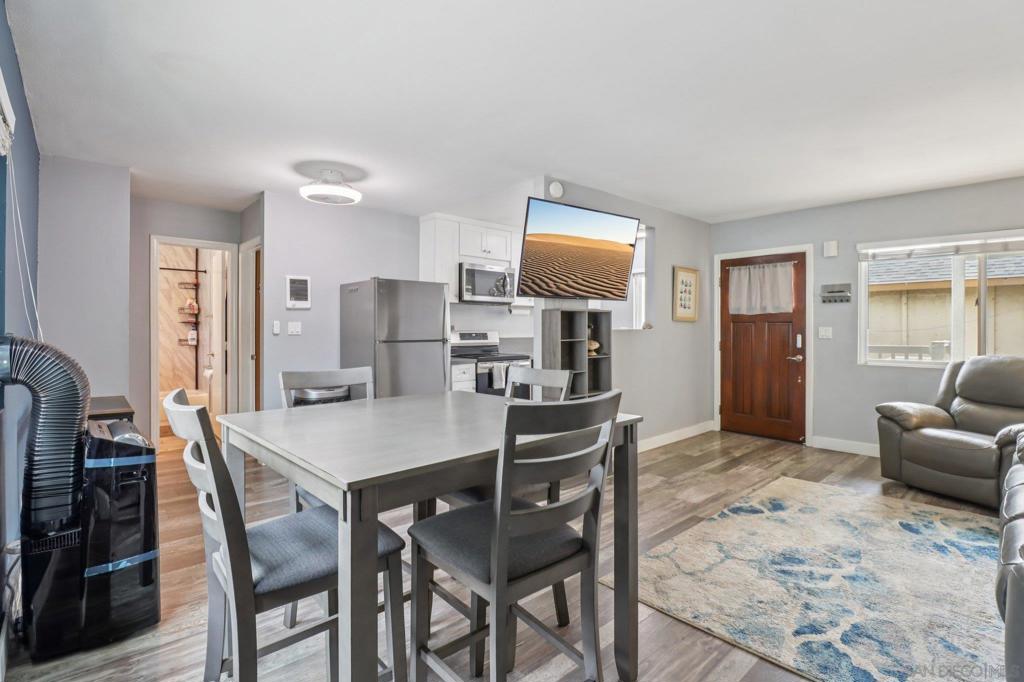 676 Seacoast Dr E