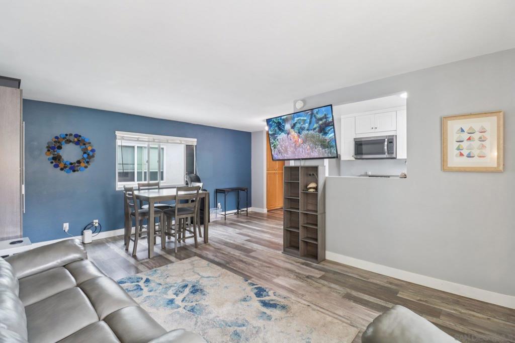 676 Seacoast Dr E
