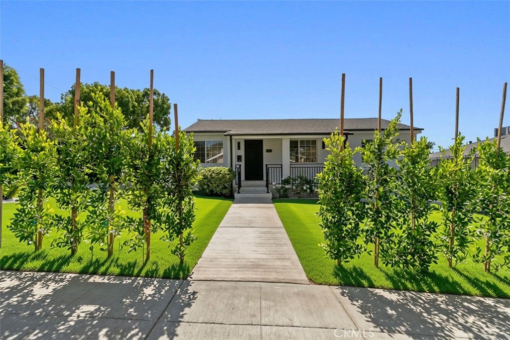 536 Hampton Road, Burbank CA 91504