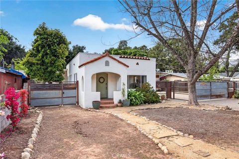Photo of 223 S Padre Juan Avenue #Front, Ojai, CA 93023 (MLS # SW26090970)