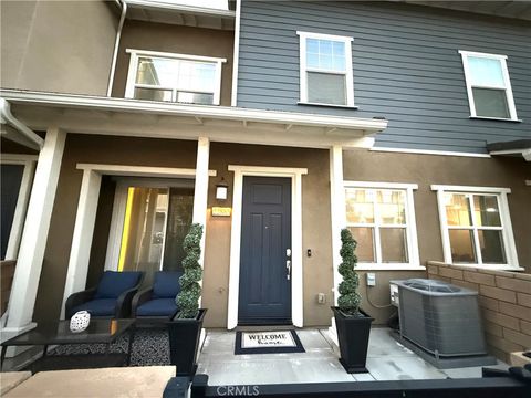 Photo of 22885 Acoustic Dr, Saugus, CA 91350 (MLS # SB26020797)